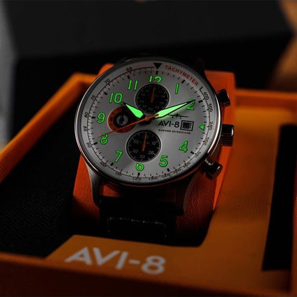 AVI-8 Hawker Hurricane Classic Chronograph Imperial War Museums Edition White Dial Quartz AV-4011-1E herreur