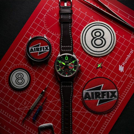 AVI-8 Spitfire Lock Chronograph Airfix Edition Raven Black Dial Quartz AV-4089-09 herreur