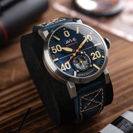 AVI-8 Dambuster Chadwick Meca-Quartz Koboltblå Læderrem Blue Dial AV-4113-01 Herreur