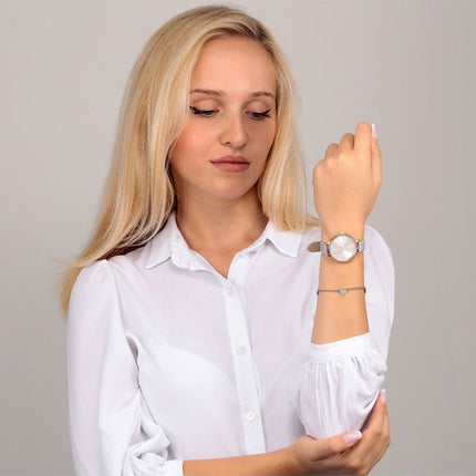 Oui &amp, Me Amourette Krystal Accenter Læderrem Sølv Urskive Quartz ME010289 Dameur med ekstra armbånd