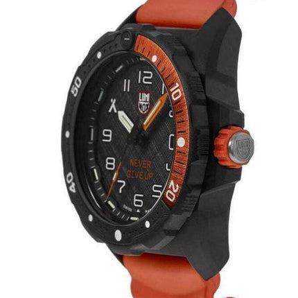 Luminox Bear Grylls Survival Giv aldrig Op Limited Edition Black Dial Quartz Diver's XB.3729.NGU 200M herreur