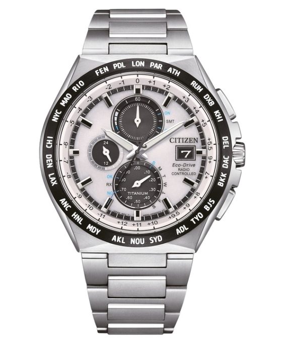 Citizen Eco-Drive Radiostyret GMT Chronograph Super Titanium Silver Dial AT8238-84A 100M herreur